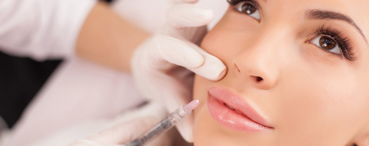 woman-receiving-lip-injections