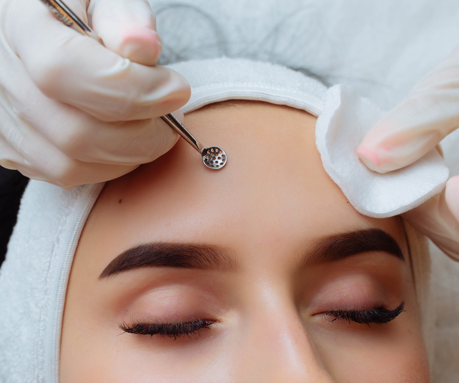 A-procedure-for-face-cleansing-by-a-beautician