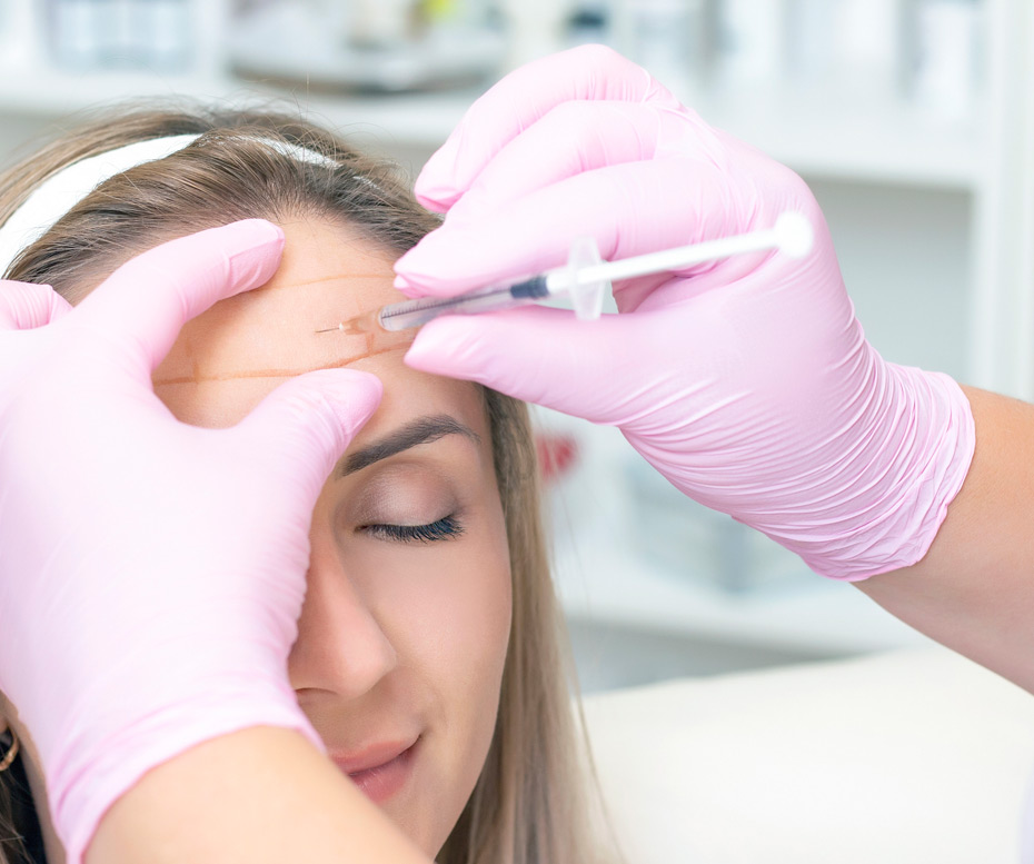 Patient-receiving-Botox-injection-on-forehead-at-clinic
