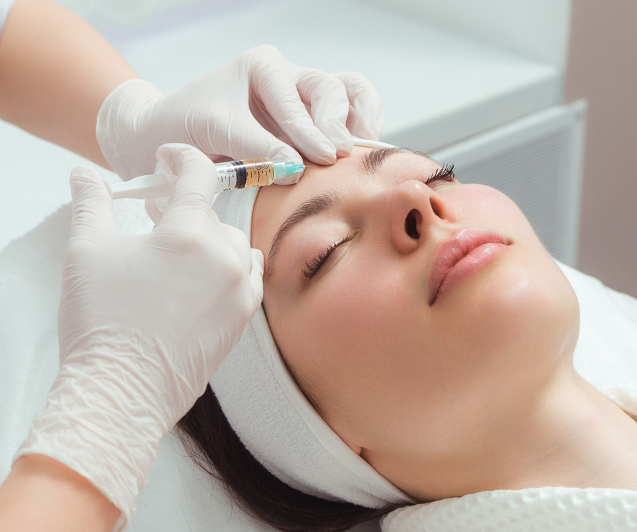 Woman-receiving-wrinkle-free-skin-treatment